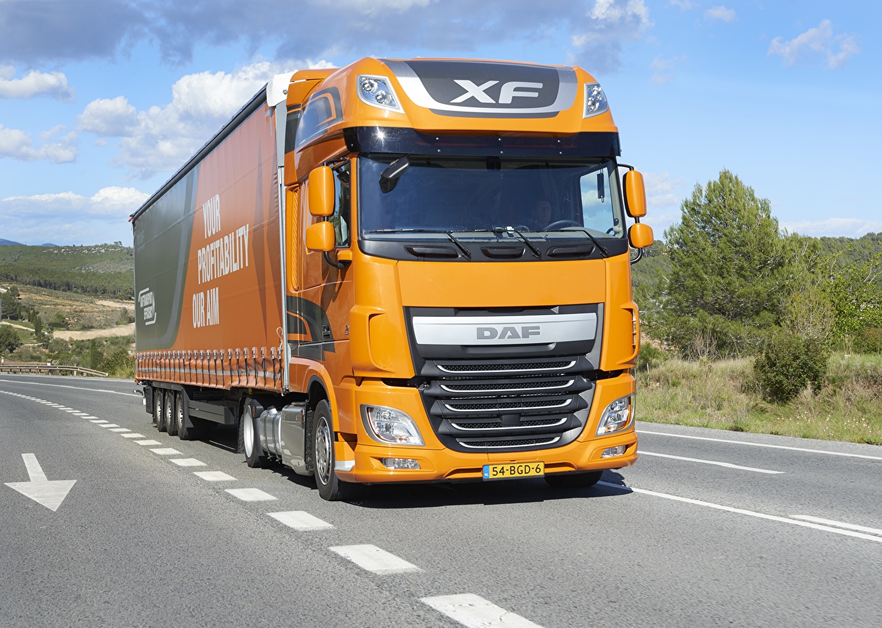 DAF_Trucks_Orange_554079_1280x912